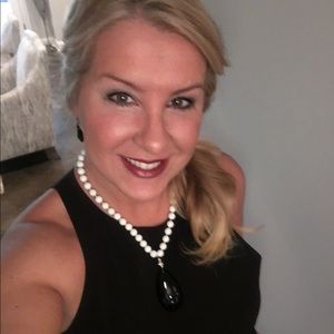 Meet your Posher, Dena